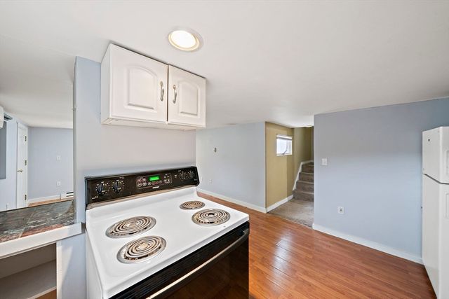 13 Atwood St, Kingston, MA 02364