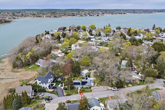 13 Atwood St, Kingston, MA 02364