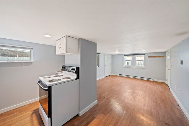 13 Atwood St, Kingston, MA 02364