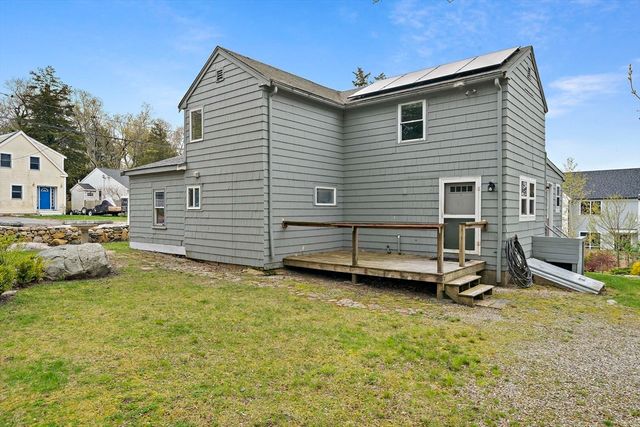 13 Atwood St, Kingston, MA 02364