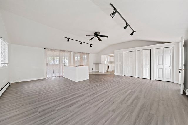 13 Atwood St, Kingston, MA 02364