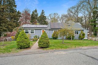 13 Atwood St, Kingston, MA 02364