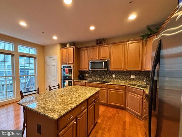 8006 RESERVE WAY, Vienna, VA 22182