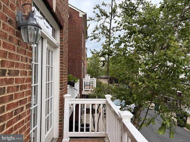 8006 RESERVE WAY, Vienna, VA 22182