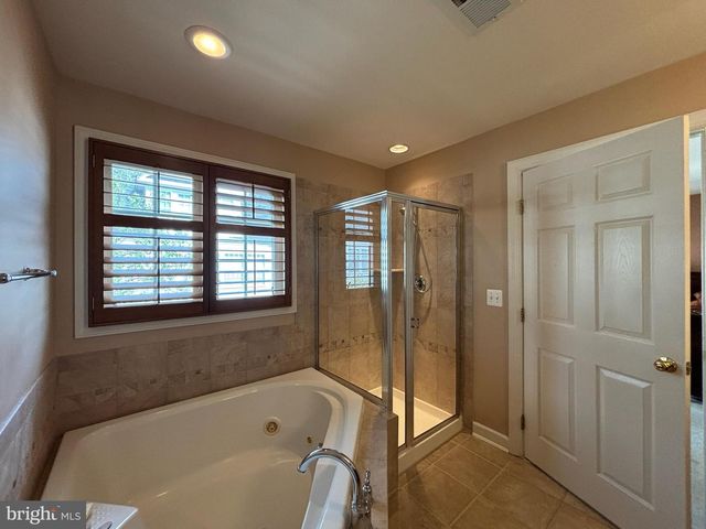 8006 RESERVE WAY, Vienna, VA 22182