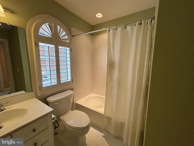 8006 RESERVE WAY, Vienna, VA 22182