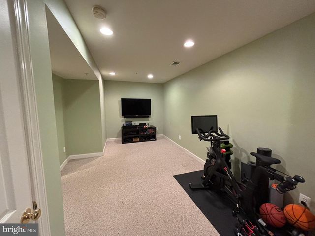 8006 RESERVE WAY, Vienna, VA 22182