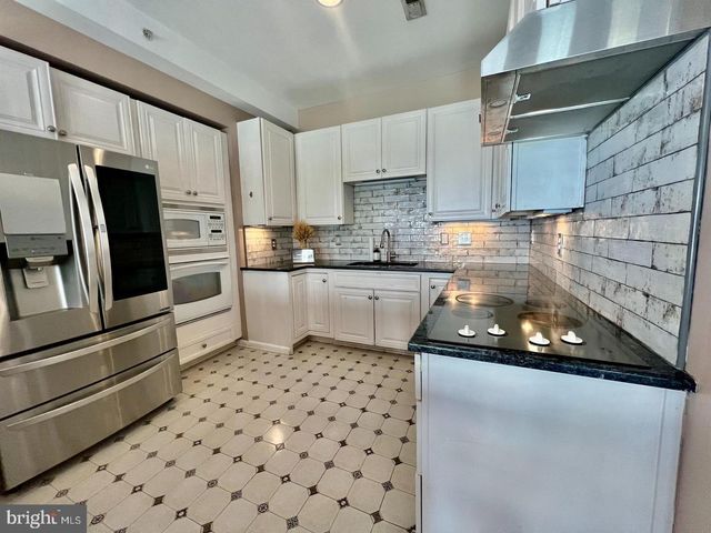 802 WALNUT AVE, North Beach, MD 20714
