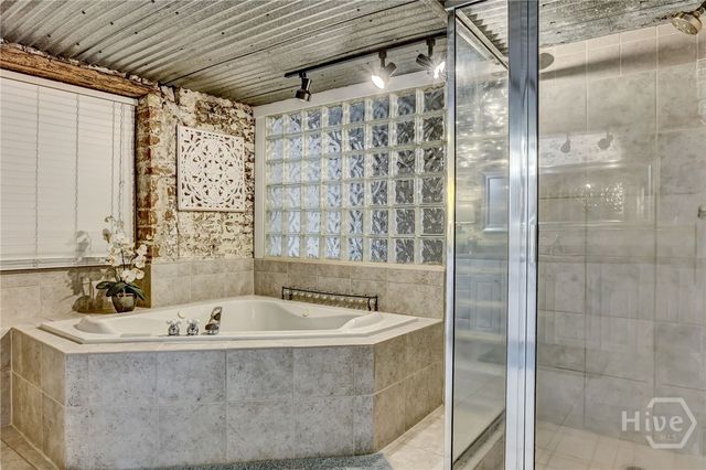 212 W Lower Factors Walk, Savannah, GA 31401