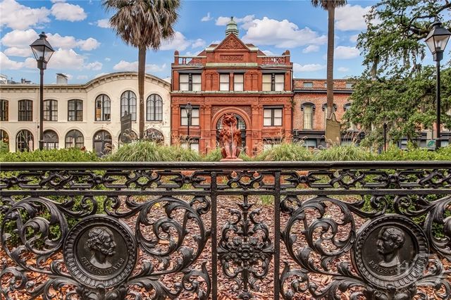 212 W Lower Factors Walk, Savannah, GA 31401