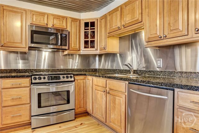 212 W Lower Factors Walk, Savannah, GA 31401