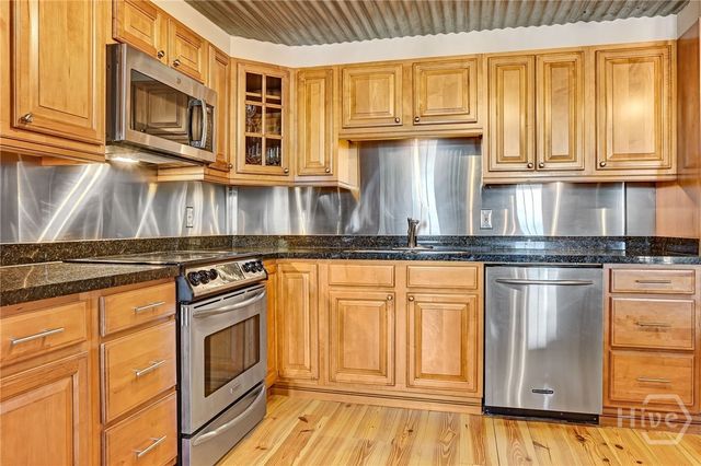 212 W Lower Factors Walk, Savannah, GA 31401