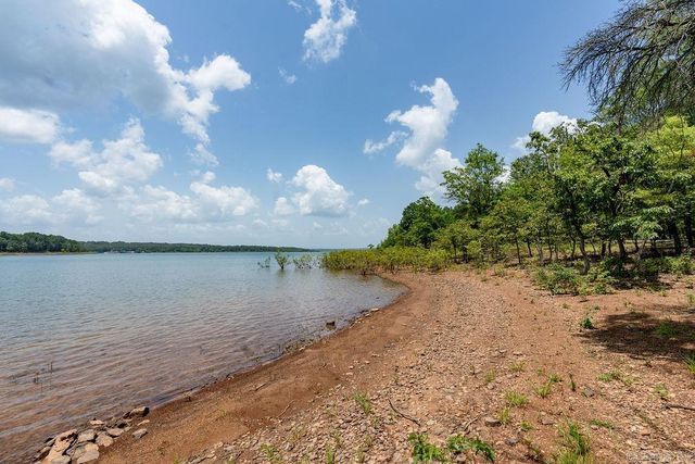 38 W Woodland, Heber Springs, AR 72543