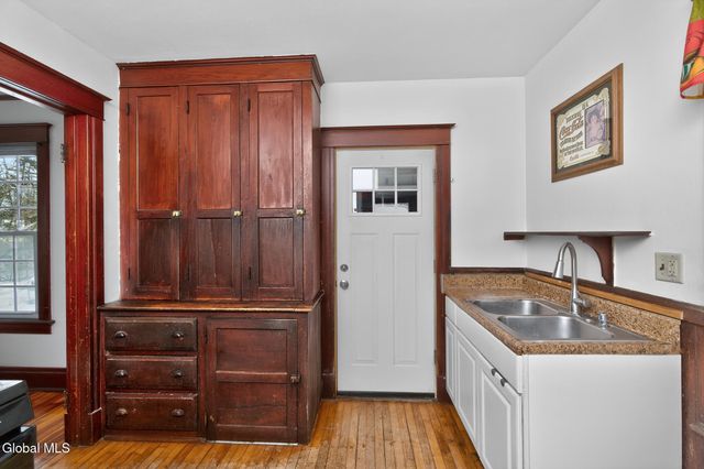 58 Campbell Avenue, Castleton-on-hudson, NY 12033