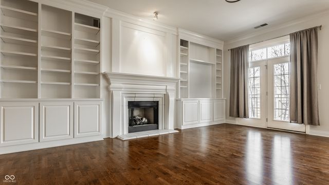 355 E Ohio Street 201, Indianapolis, IN 46204