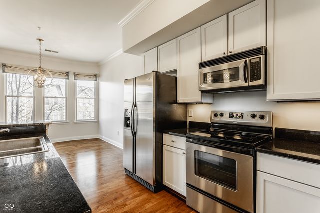 355 E Ohio Street 201, Indianapolis, IN 46204