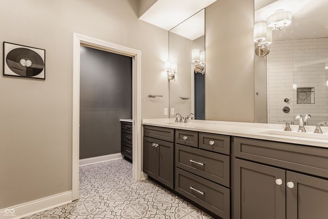 355 E Ohio Street 201, Indianapolis, IN 46204