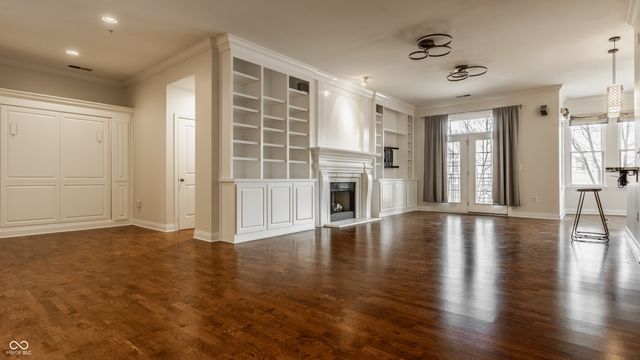 355 E Ohio Street 201, Indianapolis, IN 46204
