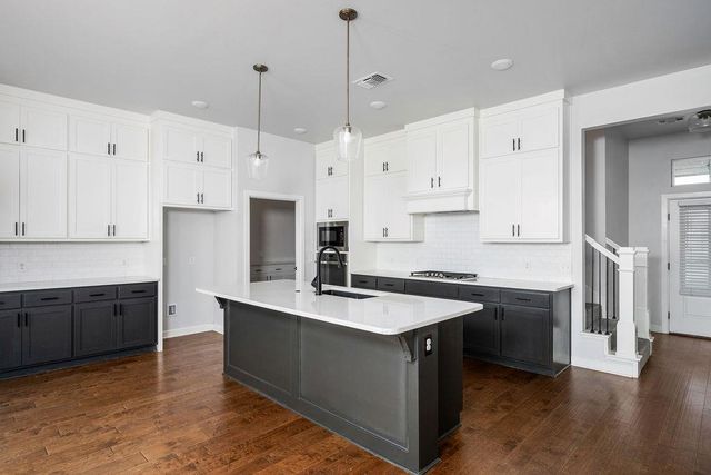 800 Firefork Avenue, Yukon, OK 73099