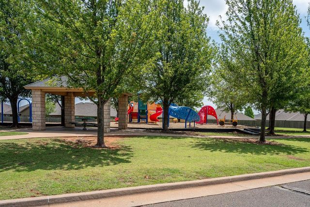 800 Firefork Avenue, Yukon, OK 73099