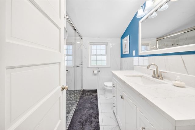 216 Hartford Ave, Bellingham, MA 02019