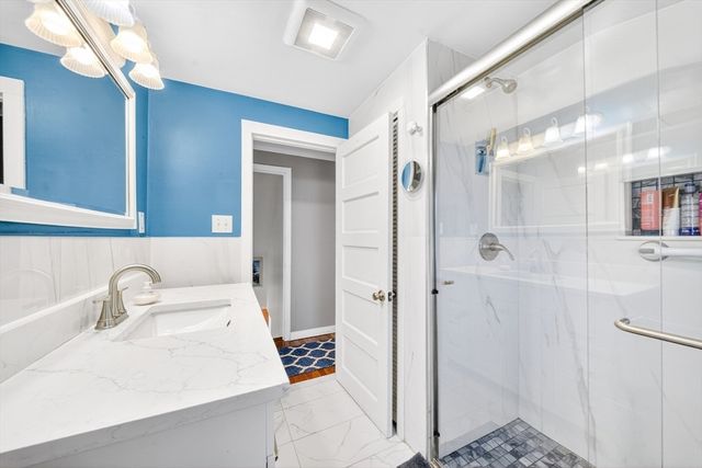 216 Hartford Ave, Bellingham, MA 02019