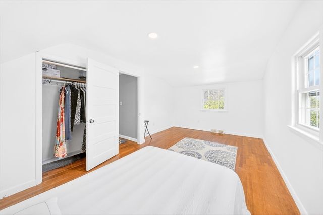 216 Hartford Ave, Bellingham, MA 02019