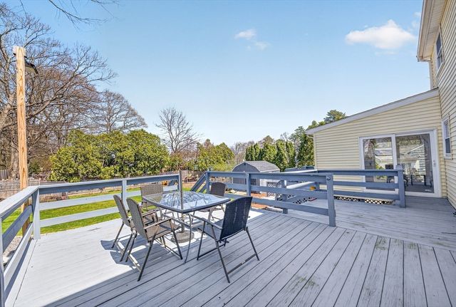 216 Hartford Ave, Bellingham, MA 02019