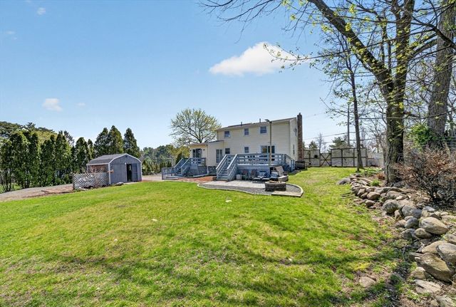 216 Hartford Ave, Bellingham, MA 02019