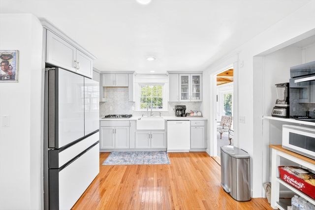 216 Hartford Ave, Bellingham, MA 02019