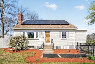 216 Hartford Ave, Bellingham, MA 02019