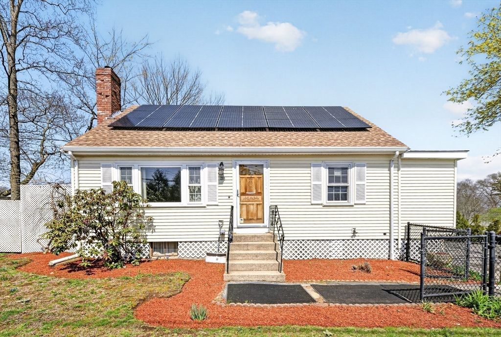 216 Hartford Ave, Bellingham, MA 02019