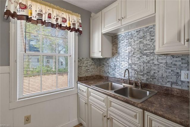 15 Byers AVE, Portsmouth, VA 23701