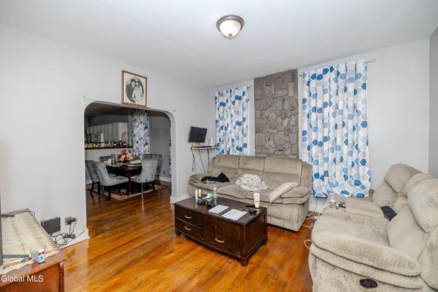 947 Park Avenue, Schenectady, NY 12308