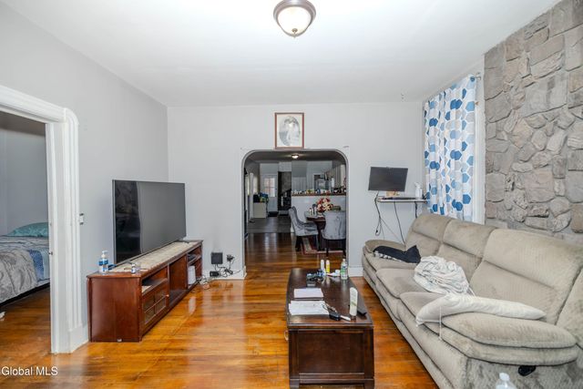 947 Park Avenue, Schenectady, NY 12308