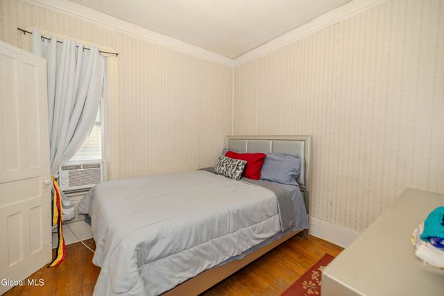 947 Park Avenue, Schenectady, NY 12308