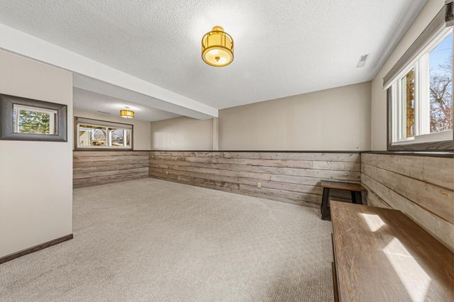 1902 Brookside Drive, Albert Lea, MN 56007