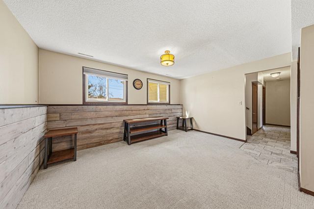 1902 Brookside Drive, Albert Lea, MN 56007