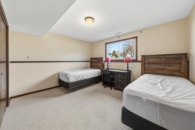 1902 Brookside Drive, Albert Lea, MN 56007