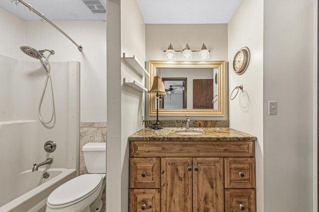 1902 Brookside Drive, Albert Lea, MN 56007