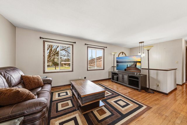 1902 Brookside Drive, Albert Lea, MN 56007