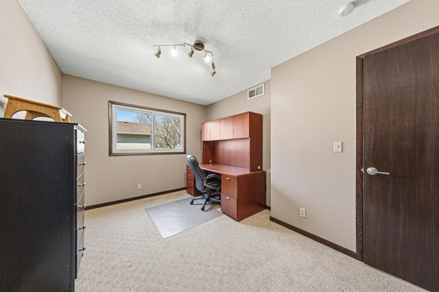 1902 Brookside Drive, Albert Lea, MN 56007