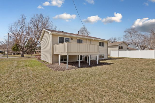 1902 Brookside Drive, Albert Lea, MN 56007