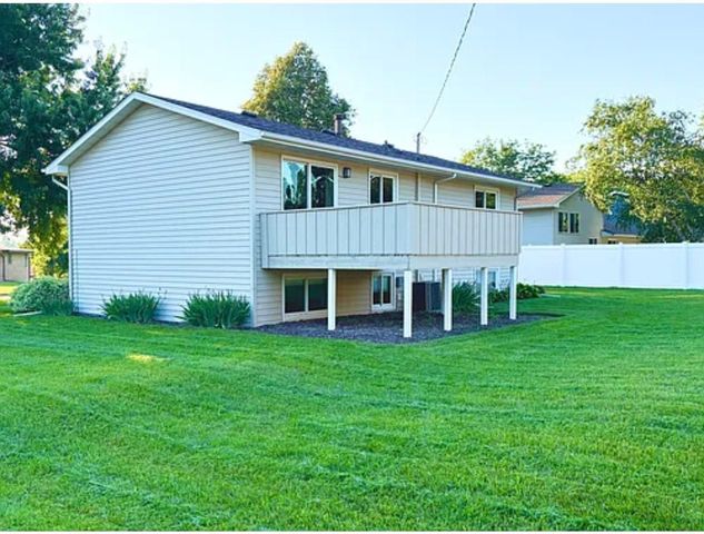 1902 Brookside Drive, Albert Lea, MN 56007