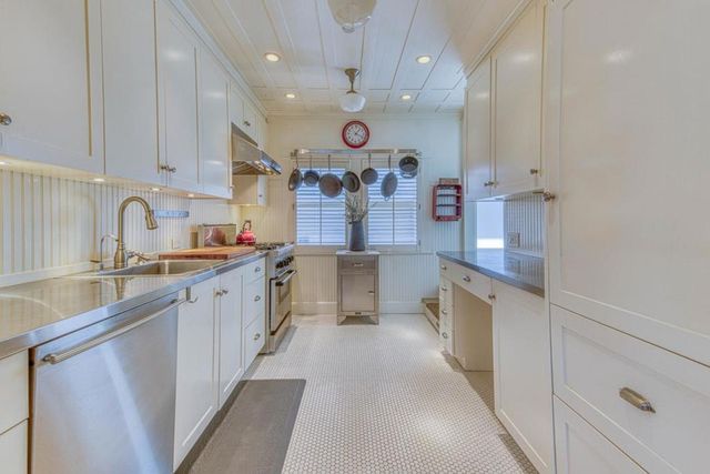 308 14th Street, Pacific Grove, CA 93950