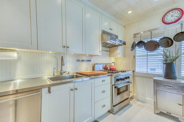 308 14th Street, Pacific Grove, CA 93950