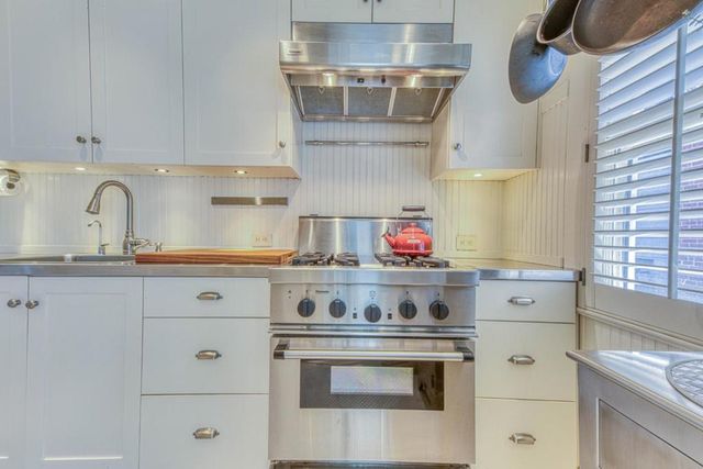 308 14th Street, Pacific Grove, CA 93950