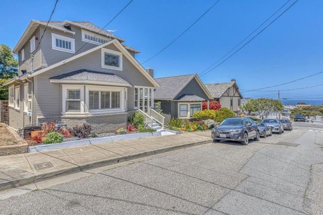 308 14th Street, Pacific Grove, CA 93950