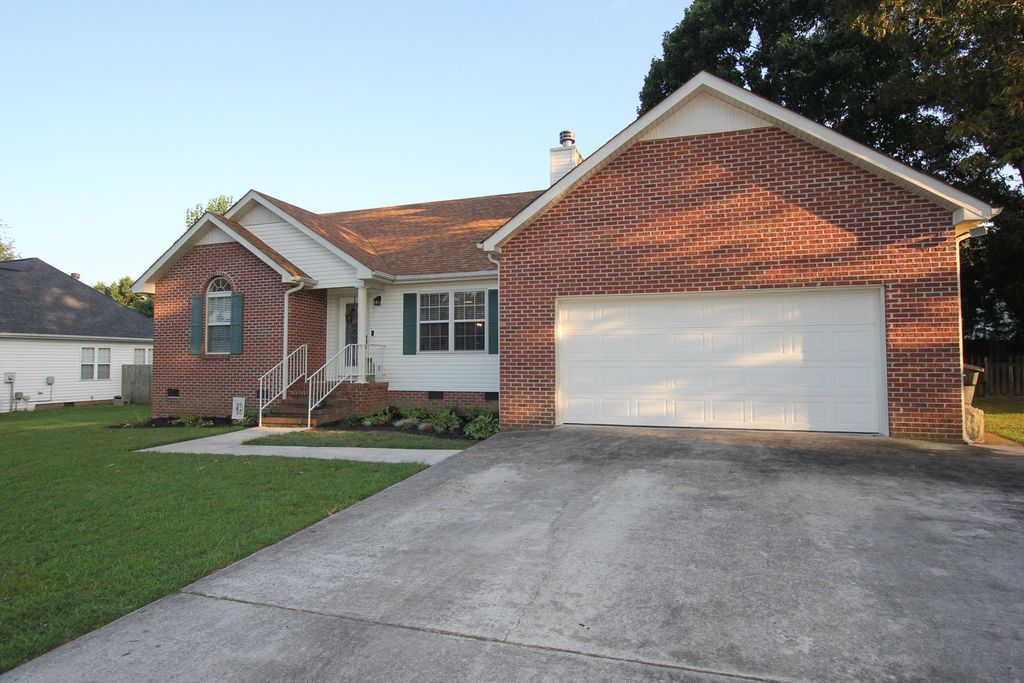 120 Jennings Cir, Tullahoma, TN 37388