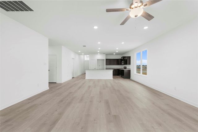 115 Adaline Bend, Mcgregor, TX 76657